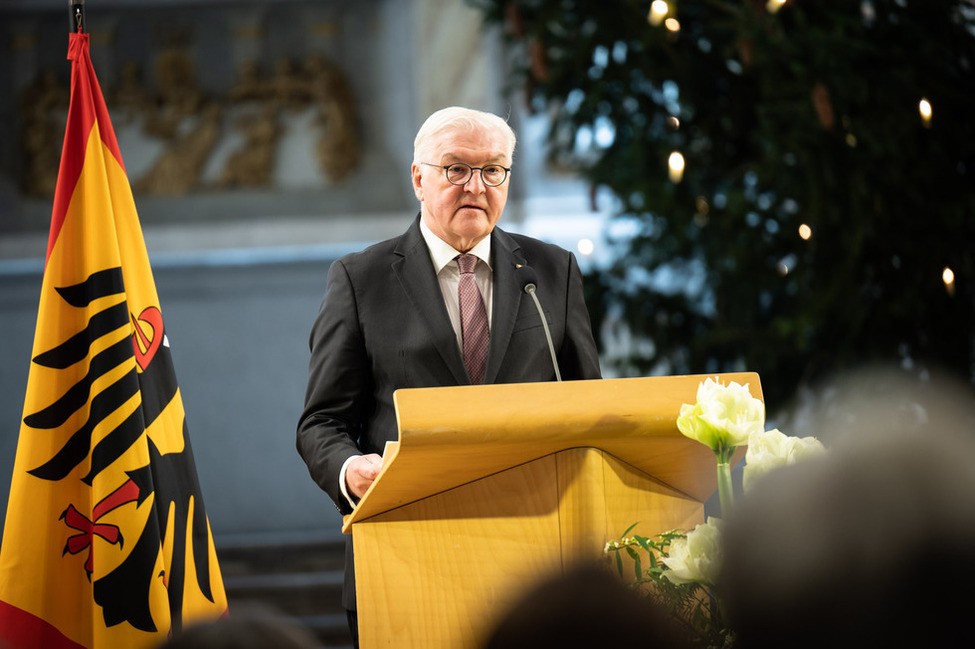Bundespräsident Frank-Walter Steinmeier hält eine Ansprache zur Ordensverleihung an neun engagierte Bürgerinnen und Bürger aus Sachsen während der Ortszeit Freiberg.